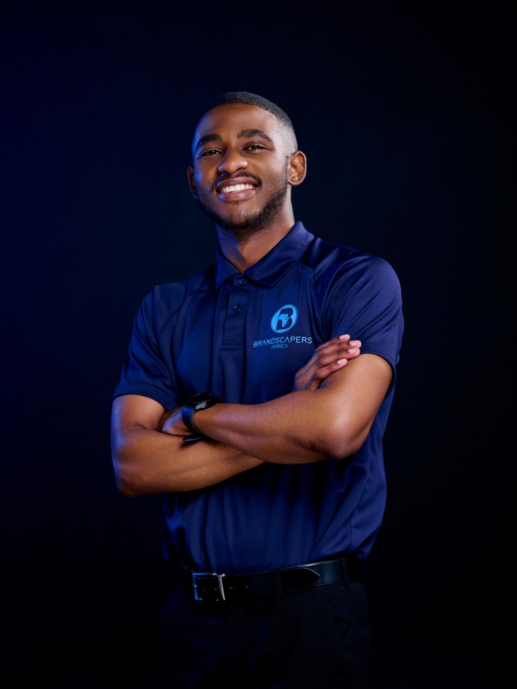 Itumeleng Ntheledi - Hover